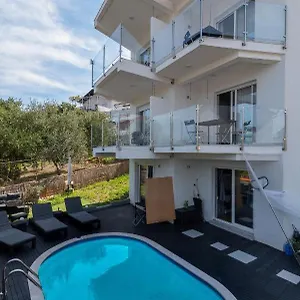 apartmani-marko.hotels-in-trogir.com/